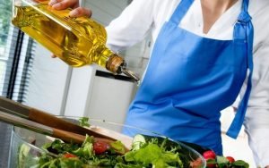 Read more about the article Jangan Lupa Tambahkan Minyak ke Menu Anda Supaya Sehat
