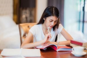 Read more about the article Belajar Medis Holistik: Untuk Bisa Menjadi Master, Anda Harus Jadi Kutu Buku